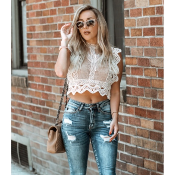 NWOT Bell of the Ball Couture Boutique Boho Crotchet & Lace Crop Top Size S/M - Picture 9 of 11